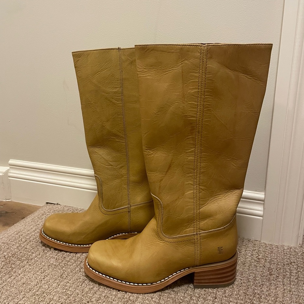 FRYE Campus Boot In Banana *Brand New*